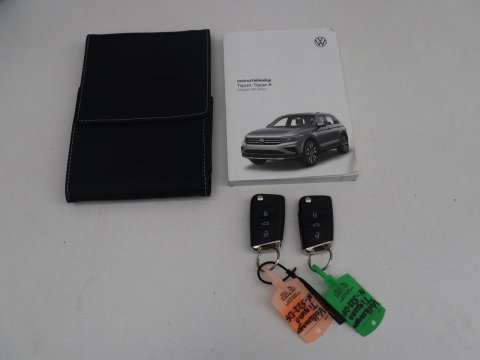Volkswagen Tiguan 1.5 TSI Elegance | Panoramadak | Adaptive cruise | Stuur/stoel verwarming | Stoelmassage | Camera | Park assist | Sfeerverlichting | Full LED | Elektrische achterklep