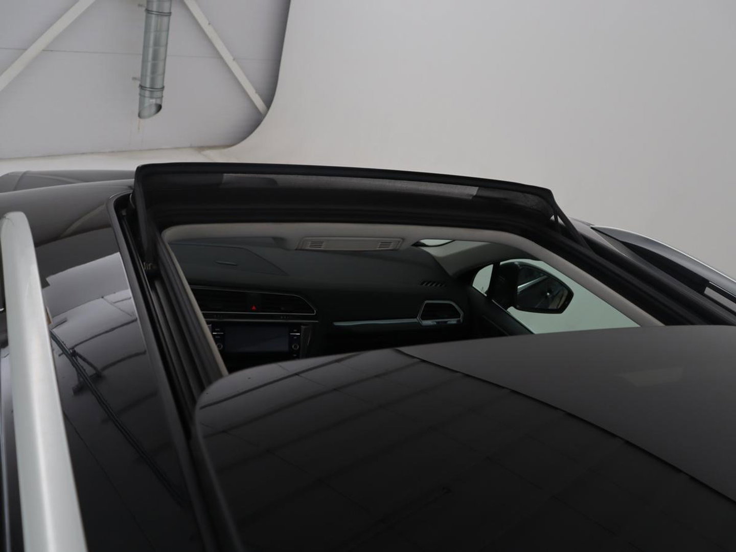 Volkswagen Tiguan 1.5 TSI Elegance | Panoramadak | Adaptive cruise | Stuur/stoel verwarming | Stoelmassage | Camera | Park assist | Sfeerverlichting | Full LED | Elektrische achterklep