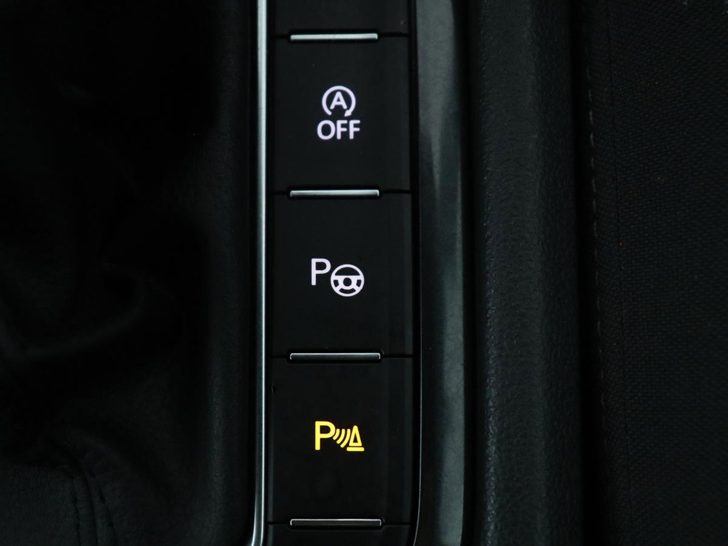 Volkswagen Tiguan 1.5 TSI Elegance | Panoramadak | Adaptive cruise | Stuur/stoel verwarming | Stoelmassage | Camera | Park assist | Sfeerverlichting | Full LED | Elektrische achterklep