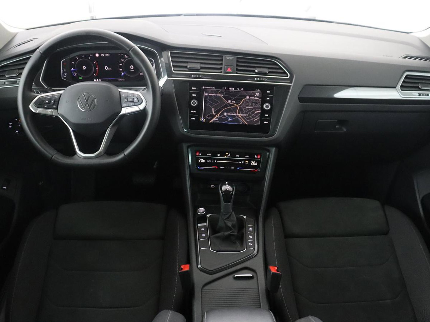 Volkswagen Tiguan 1.5 TSI Elegance | Panoramadak | Adaptive cruise | Stuur/stoel verwarming | Stoelmassage | Camera | Park assist | Sfeerverlichting | Full LED | Elektrische achterklep