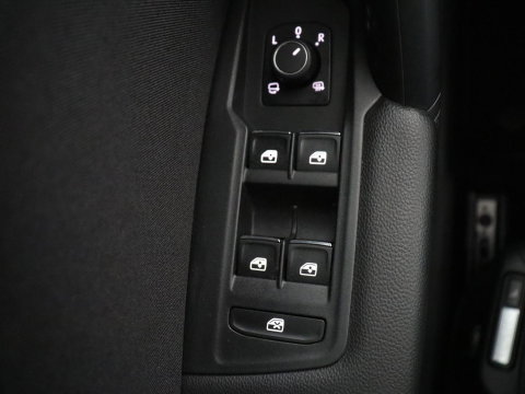 Volkswagen Tiguan 1.5 TSI Elegance | Panoramadak | Adaptive cruise | Stuur/stoel verwarming | Stoelmassage | Camera | Park assist | Sfeerverlichting | Full LED | Elektrische achterklep