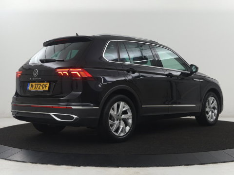 Volkswagen Tiguan 1.5 TSI Elegance | Panoramadak | Adaptive cruise | Stuur/stoel verwarming | Stoelmassage | Camera | Park assist | Sfeerverlichting | Full LED | Elektrische achterklep