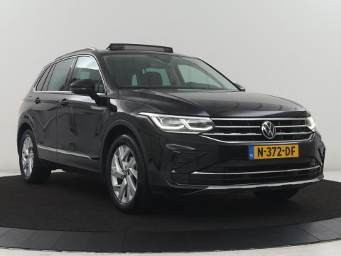 Volkswagen Tiguan 1.5 TSI Elegance | Panoramadak | Adaptive cruise | Stuur/stoel verwarming | Stoelmassage | Camera | Park assist | Sfeerverlichting | Full LED | Elektrische achterklep