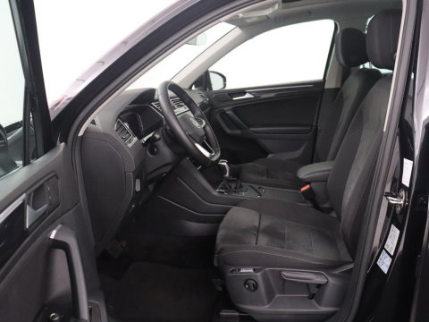 Volkswagen Tiguan 1.5 TSI Elegance | Panoramadak | Adaptive cruise | Stuur/stoel verwarming | Stoelmassage | Camera | Park assist | Sfeerverlichting | Full LED | Elektrische achterklep