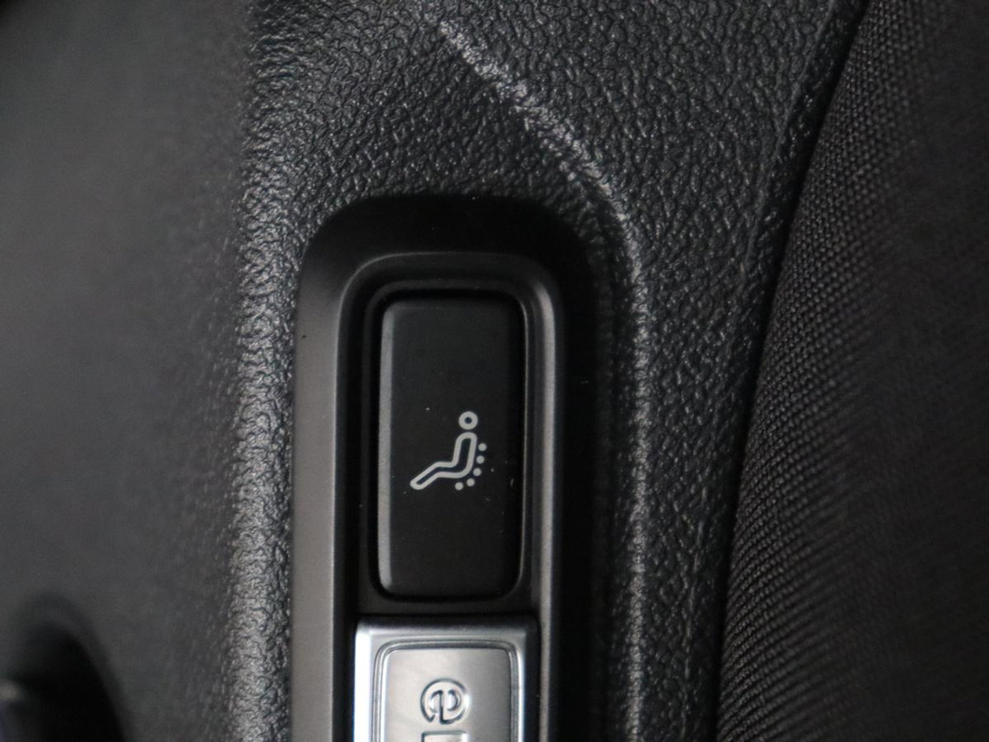 Volkswagen Tiguan 1.5 TSI Elegance | Panoramadak | Adaptive cruise | Stuur/stoel verwarming | Stoelmassage | Camera | Park assist | Sfeerverlichting | Full LED | Elektrische achterklep