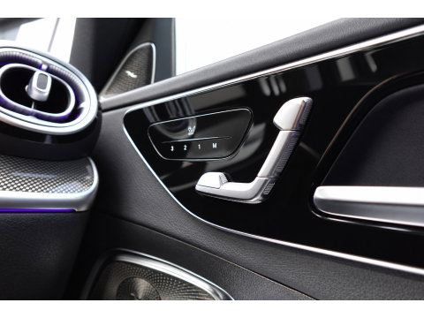Mercedes-Benz C-Klasse 200 AMG Line PANO KEYLESS CAM