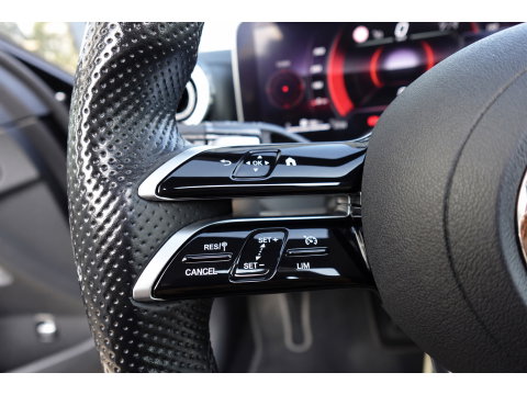 Mercedes-Benz C-Klasse 200 AMG Line PANO KEYLESS CAM