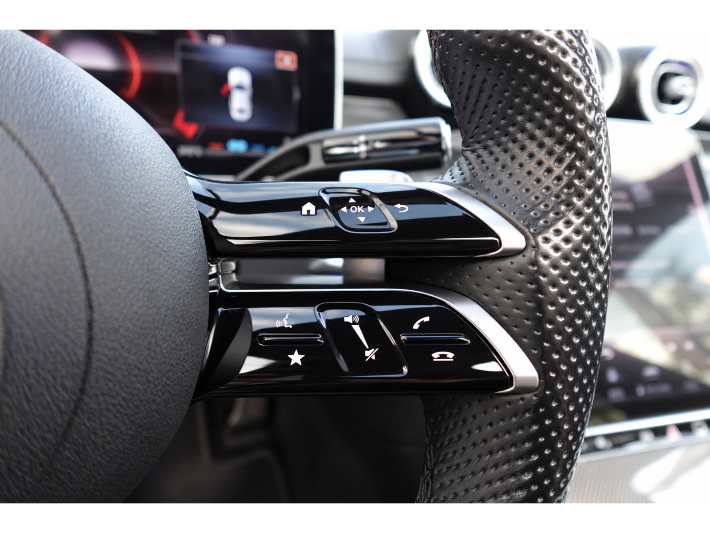 Mercedes-Benz C-Klasse 200 AMG Line PANO KEYLESS CAM