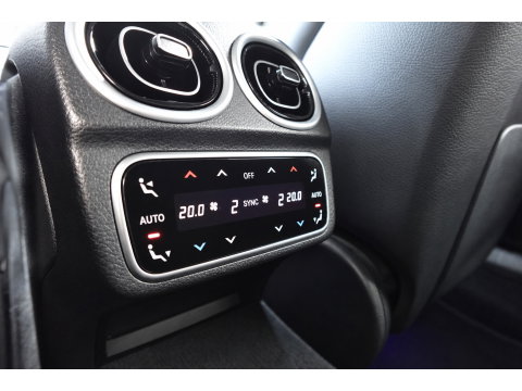 Mercedes-Benz C-Klasse 200 AMG Line PANO KEYLESS CAM