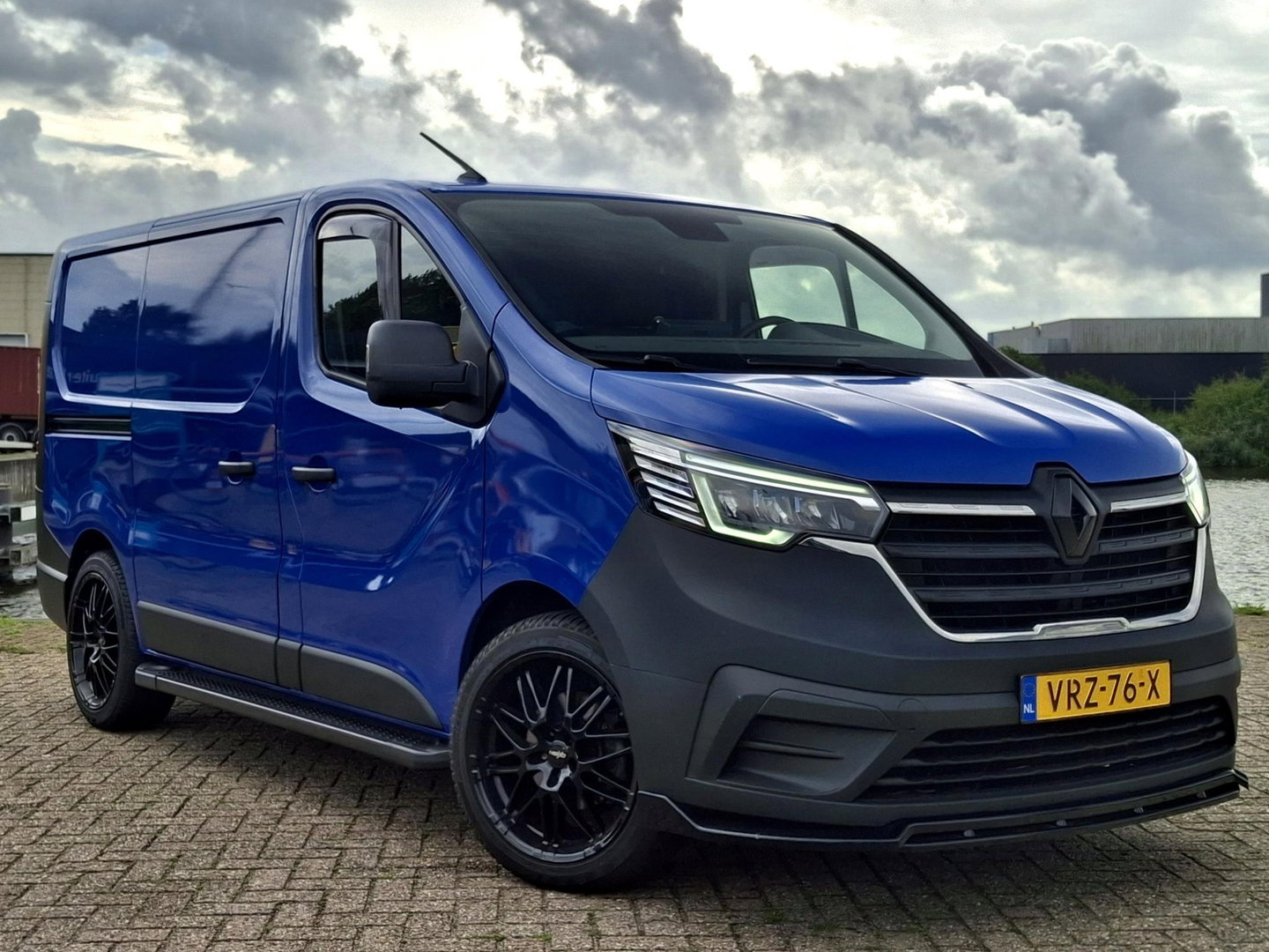 Renault Trafic 2.0 dCi 150PK MARGE | CARPLAY | 2x SCHUIFD. | LAADRUIMTE BEKLEED | LMV | LED | STEPS