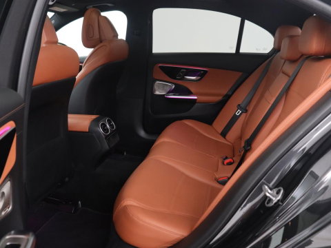 Mercedes-Benz C-Klasse 200 Luxury Line | Panoramadak | Leder | Memory | Adaptive cruise | Stoelverwarming | Burmester | 360 camera | Park assist | Sfeerverlichting | Carplay | Climate control