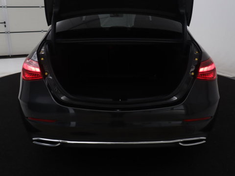 Mercedes-Benz C-Klasse 200 Luxury Line | Panoramadak | Leder | Memory | Adaptive cruise | Stoelverwarming | Burmester | 360 camera | Park assist | Sfeerverlichting | Carplay | Climate control