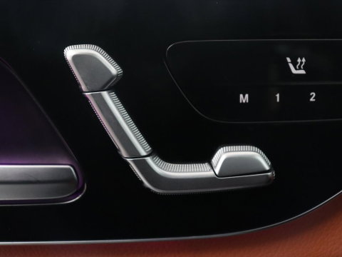 Mercedes-Benz C-Klasse 200 Luxury Line | Panoramadak | Leder | Memory | Adaptive cruise | Stoelverwarming | Burmester | 360 camera | Park assist | Sfeerverlichting | Carplay | Climate control