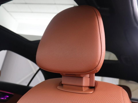 Mercedes-Benz C-Klasse 200 Luxury Line | Panoramadak | Leder | Memory | Adaptive cruise | Stoelverwarming | Burmester | 360 camera | Park assist | Sfeerverlichting | Carplay | Climate control