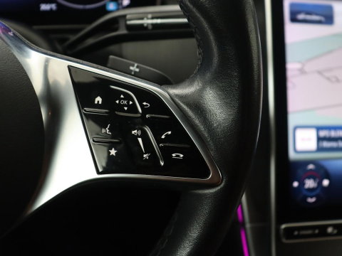Mercedes-Benz C-Klasse 200 Luxury Line | Panoramadak | Leder | Memory | Adaptive cruise | Stoelverwarming | Burmester | 360 camera | Park assist | Sfeerverlichting | Carplay | Climate control