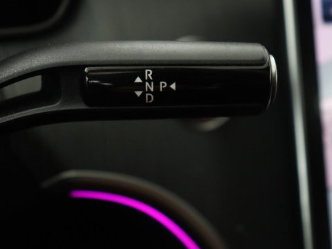 Mercedes-Benz C-Klasse 200 Luxury Line | Panoramadak | Leder | Memory | Adaptive cruise | Stoelverwarming | Burmester | 360 camera | Park assist | Sfeerverlichting | Carplay | Climate control