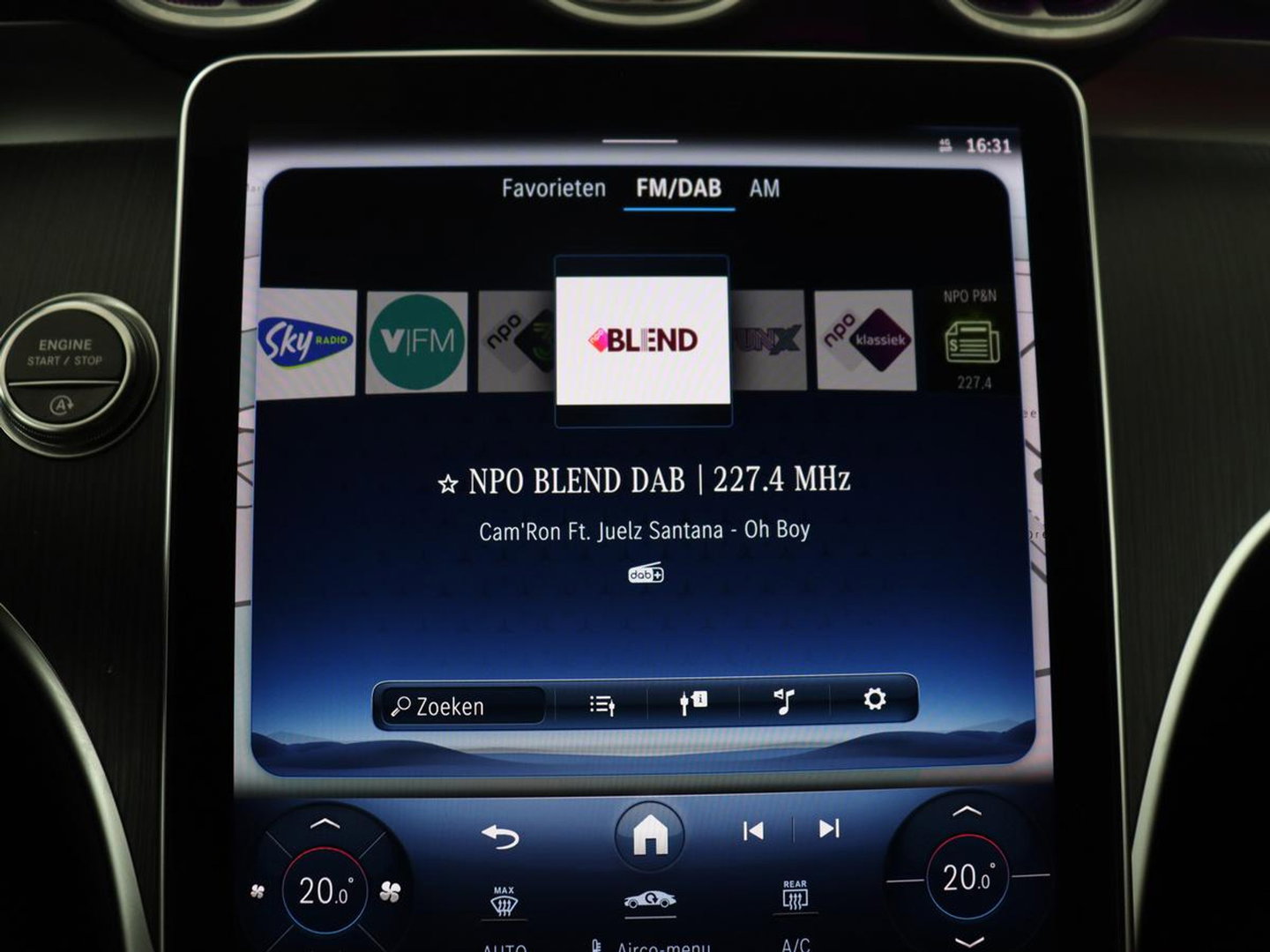 Mercedes-Benz C-Klasse 200 Luxury Line | Panoramadak | Leder | Memory | Adaptive cruise | Stoelverwarming | Burmester | 360 camera | Park assist | Sfeerverlichting | Carplay | Climate control