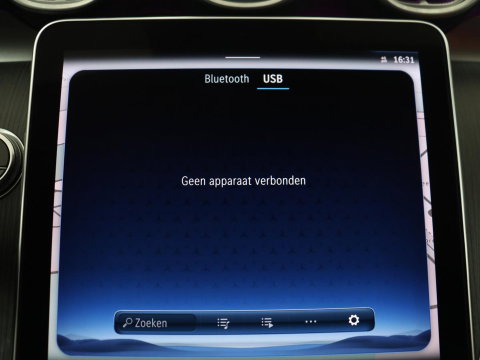 Mercedes-Benz C-Klasse 200 Luxury Line | Panoramadak | Leder | Memory | Adaptive cruise | Stoelverwarming | Burmester | 360 camera | Park assist | Sfeerverlichting | Carplay | Climate control