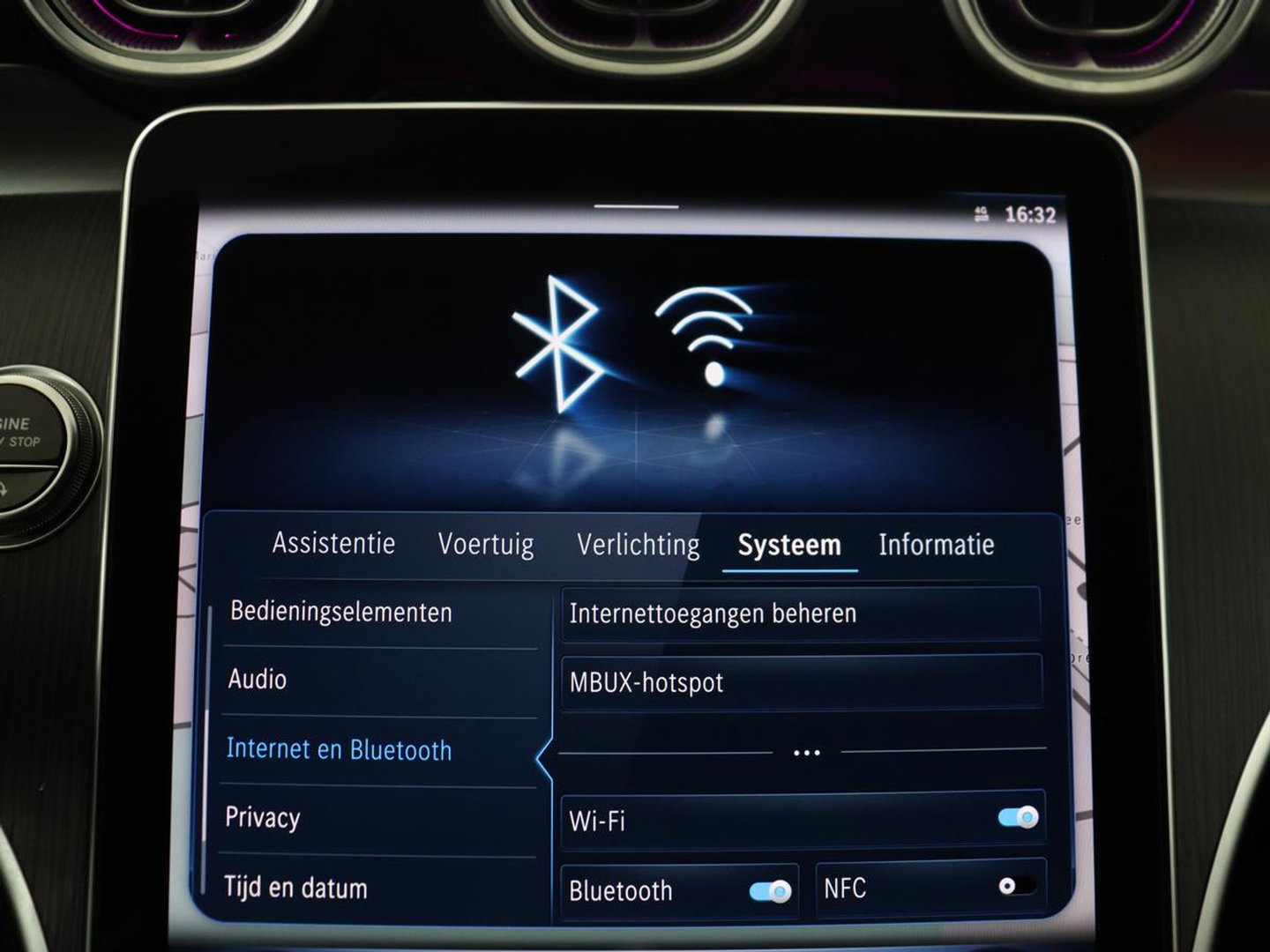 Mercedes-Benz C-Klasse 200 Luxury Line | Panoramadak | Leder | Memory | Adaptive cruise | Stoelverwarming | Burmester | 360 camera | Park assist | Sfeerverlichting | Carplay | Climate control