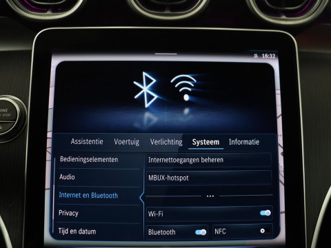 Mercedes-Benz C-Klasse 200 Luxury Line | Panoramadak | Leder | Memory | Adaptive cruise | Stoelverwarming | Burmester | 360 camera | Park assist | Sfeerverlichting | Carplay | Climate control