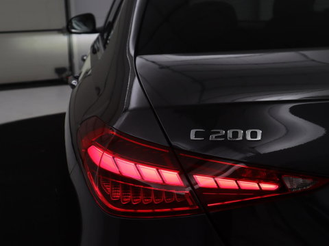 Mercedes-Benz C-Klasse 200 Luxury Line | Panoramadak | Leder | Memory | Adaptive cruise | Stoelverwarming | Burmester | 360 camera | Park assist | Sfeerverlichting | Carplay | Climate control