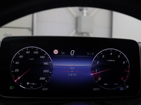 Mercedes-Benz C-Klasse 200 Luxury Line | Panoramadak | Leder | Memory | Adaptive cruise | Stoelverwarming | Burmester | 360 camera | Park assist | Sfeerverlichting | Carplay | Climate control