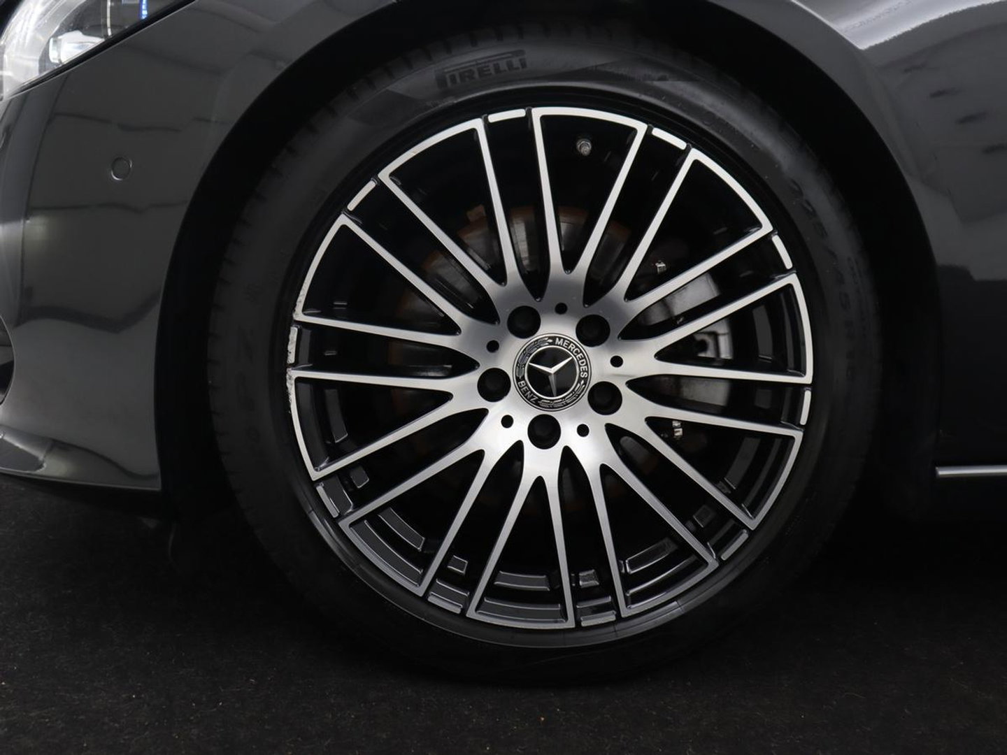 Mercedes-Benz C-Klasse 200 Luxury Line | Panoramadak | Leder | Memory | Adaptive cruise | Stoelverwarming | Burmester | 360 camera | Park assist | Sfeerverlichting | Carplay | Climate control