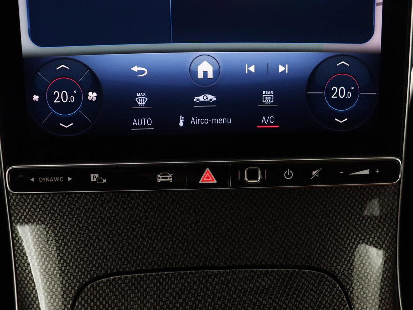 Mercedes-Benz C-Klasse 200 Luxury Line | Panoramadak | Leder | Memory | Adaptive cruise | Stoelverwarming | Burmester | 360 camera | Park assist | Sfeerverlichting | Carplay | Climate control