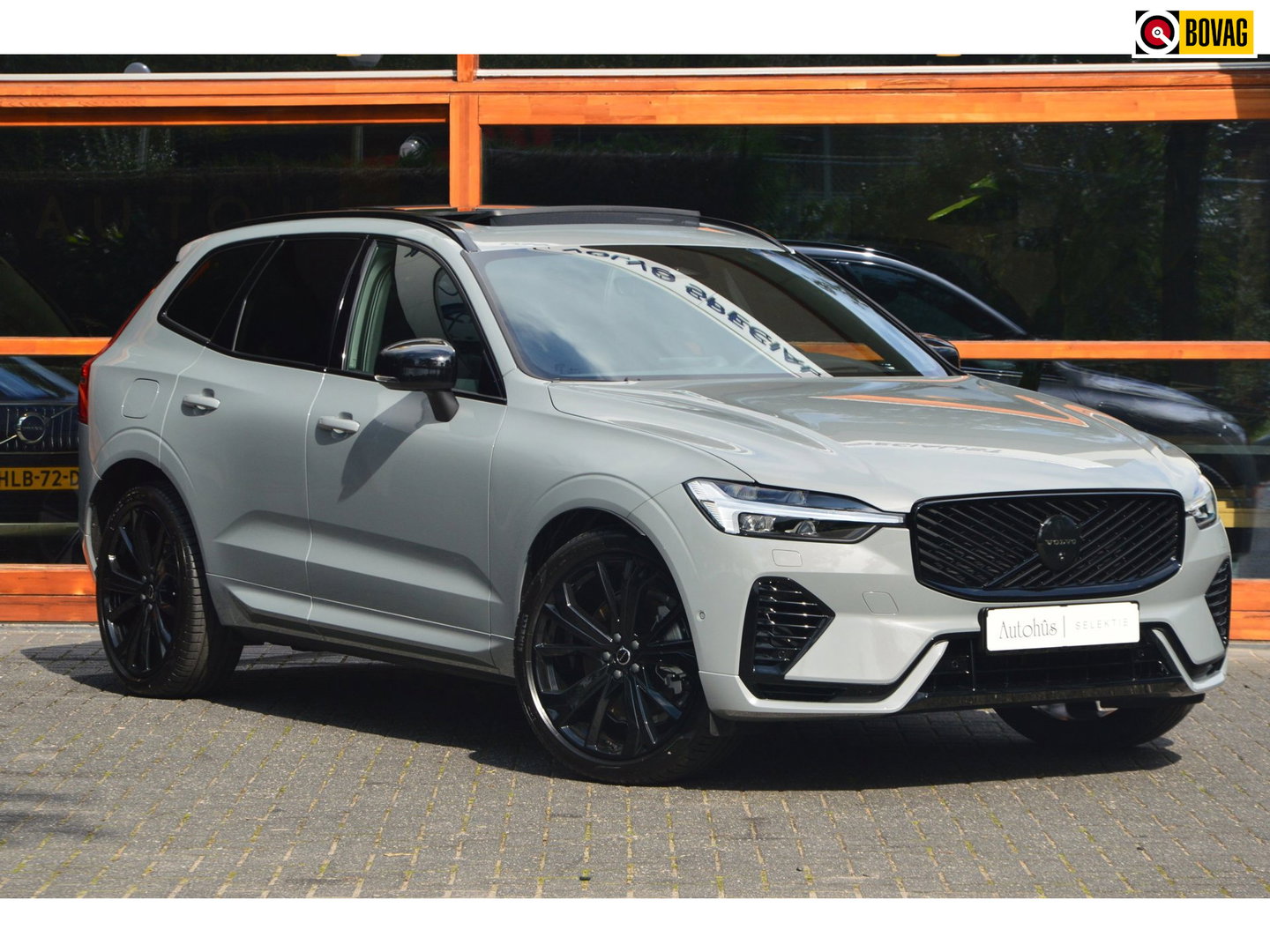 Volvo XC60 T8 Hybrid AWD Ultra Black Edition | Luchtvering | Bowers & Wilkins | Stoelventilatie | Massage | Panoramadak |