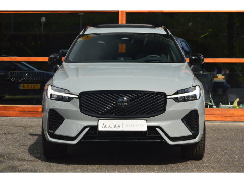 Volvo XC60 T8 Hybrid AWD Ultra Black Edition | Luchtvering | Bowers & Wilkins | Stoelventilatie | Massage | Panoramadak |