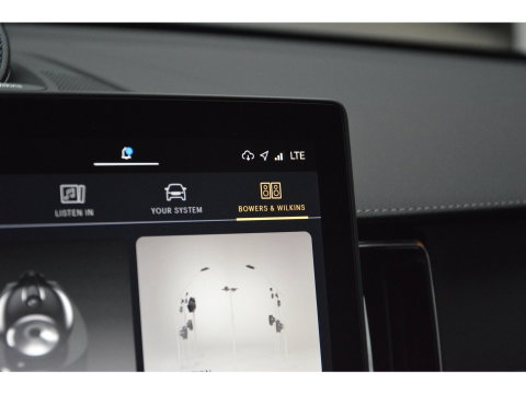 Volvo XC60 T8 Hybrid AWD Ultra Black Edition | Luchtvering | Bowers & Wilkins | Stoelventilatie | Massage | Panoramadak |
