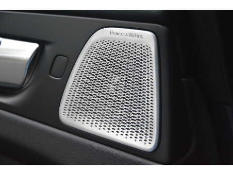 Volvo XC60 T8 Hybrid AWD Ultra Black Edition | Luchtvering | Bowers & Wilkins | Stoelventilatie | Massage | Panoramadak |