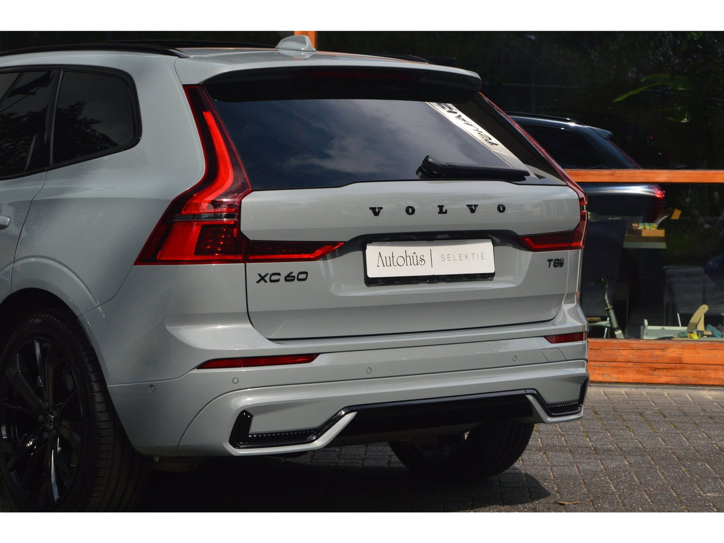 Volvo XC60 T8 Hybrid AWD Ultra Black Edition | Luchtvering | Bowers & Wilkins | Stoelventilatie | Massage | Panoramadak |
