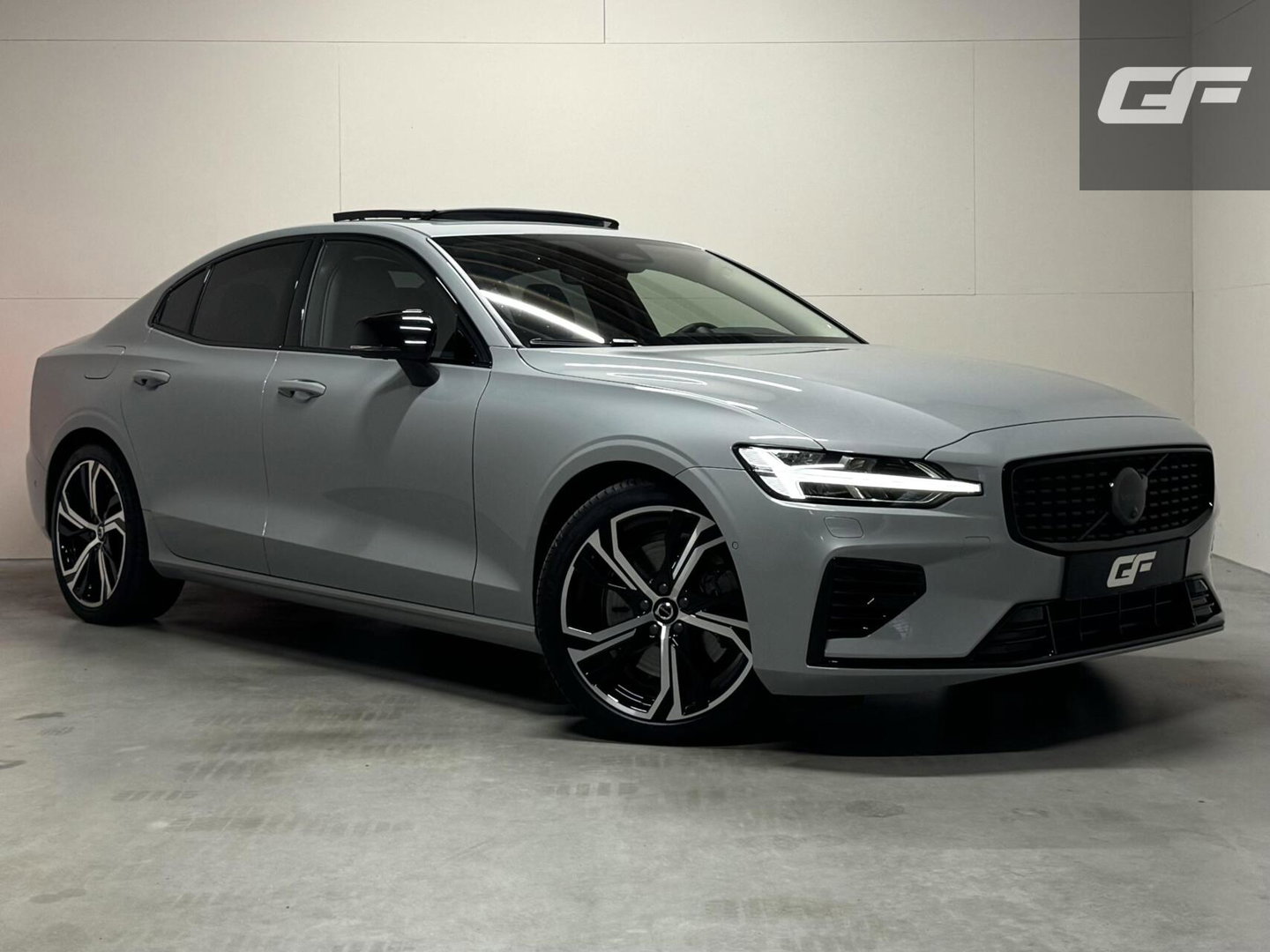 Volvo S60 2.0 Recharge T8 AWD Ultimate Dark Pano B&W Massage