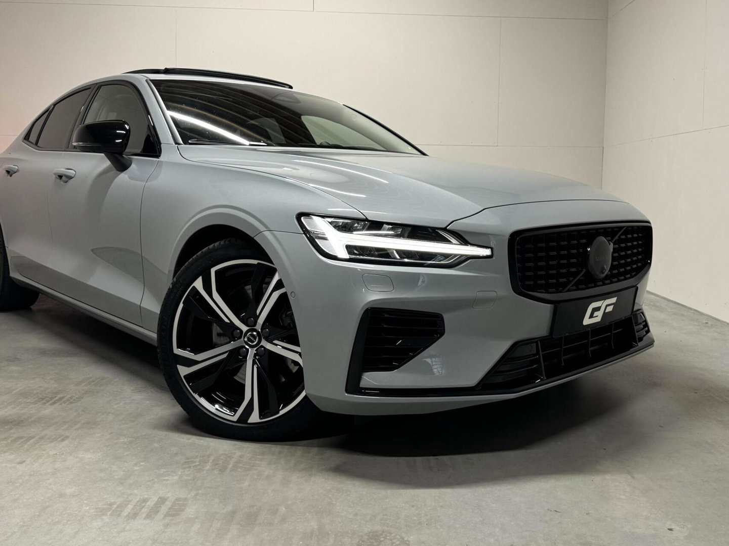 Volvo S60 2.0 Recharge T8 AWD Ultimate Dark Pano B&W Massage