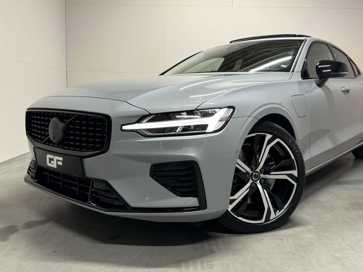 Volvo S60 2.0 Recharge T8 AWD Ultimate Dark Pano B&W Massage