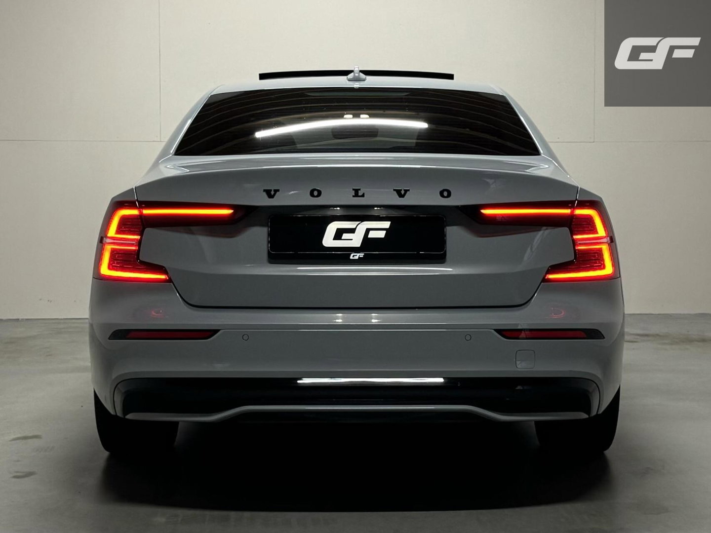 Volvo S60 2.0 Recharge T8 AWD Ultimate Dark Pano B&W Massage