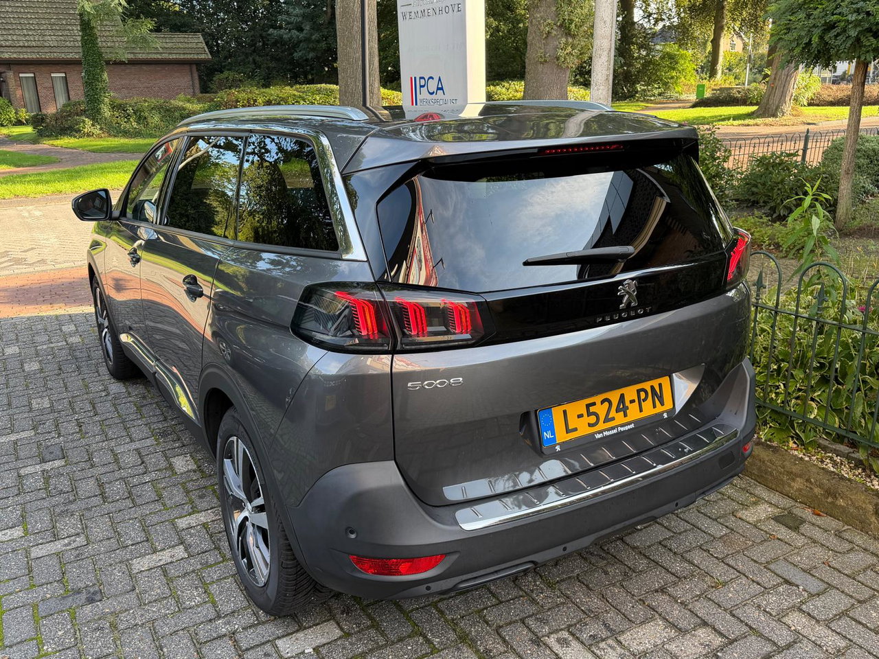 Peugeot 5008