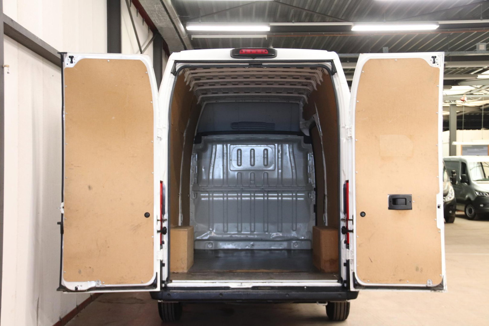 Peugeot Boxer 2.2 BlueHDi 140 L4H3 ACHTERUITRIJCAMERA