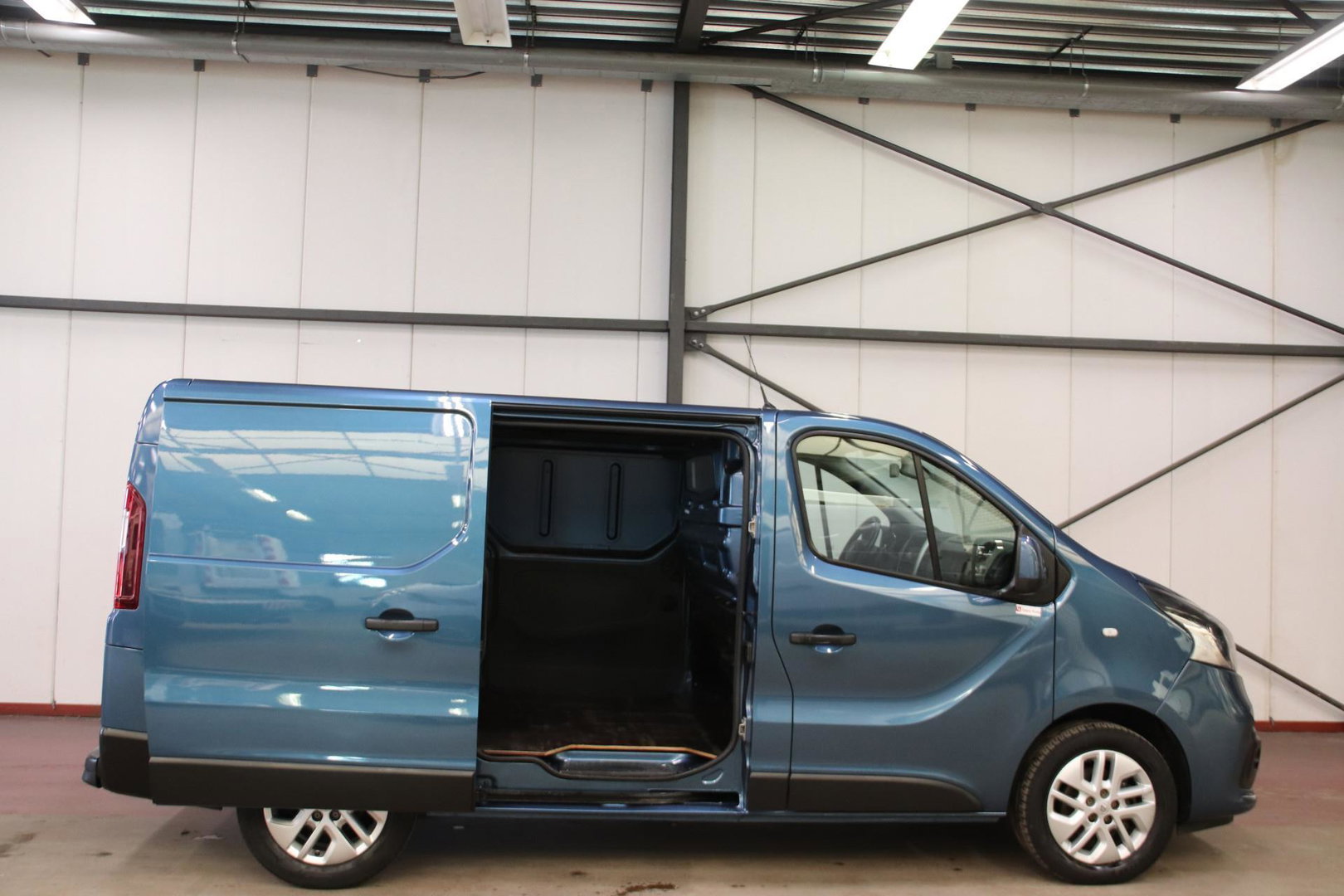 Renault Trafic 1.6dCi 126PK DUBBELE SCHUIFDEUR EURO 6 Renault Trafic 1.6 dCi 126PK DUBBELE SCHUIFDEUR EURO 6