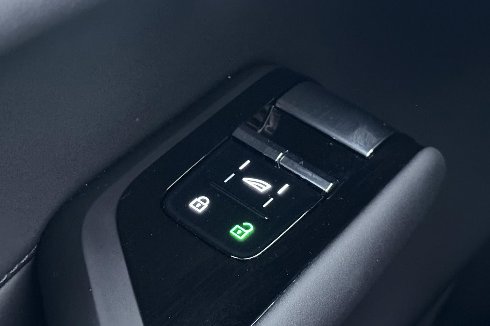 Volvo EX90 Twin Motor Plus 7p. 111 kWh | FACELIFT | 800V! | ACC | Panoramadak | 360° Camera | Head-Up | BOSE Audio | Stoelventilatie | 7P