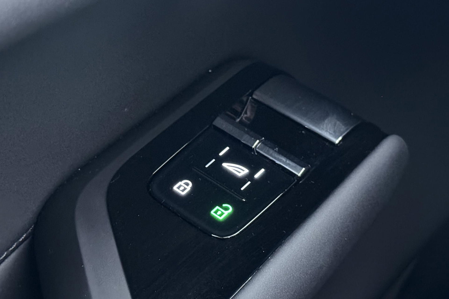 Volvo EX90 Twin Motor Plus 7p. 111 kWh | FACELIFT | 800V! | ACC | Panoramadak | 360° Camera | Head-Up | BOSE Audio | Stoelventilatie | 7P