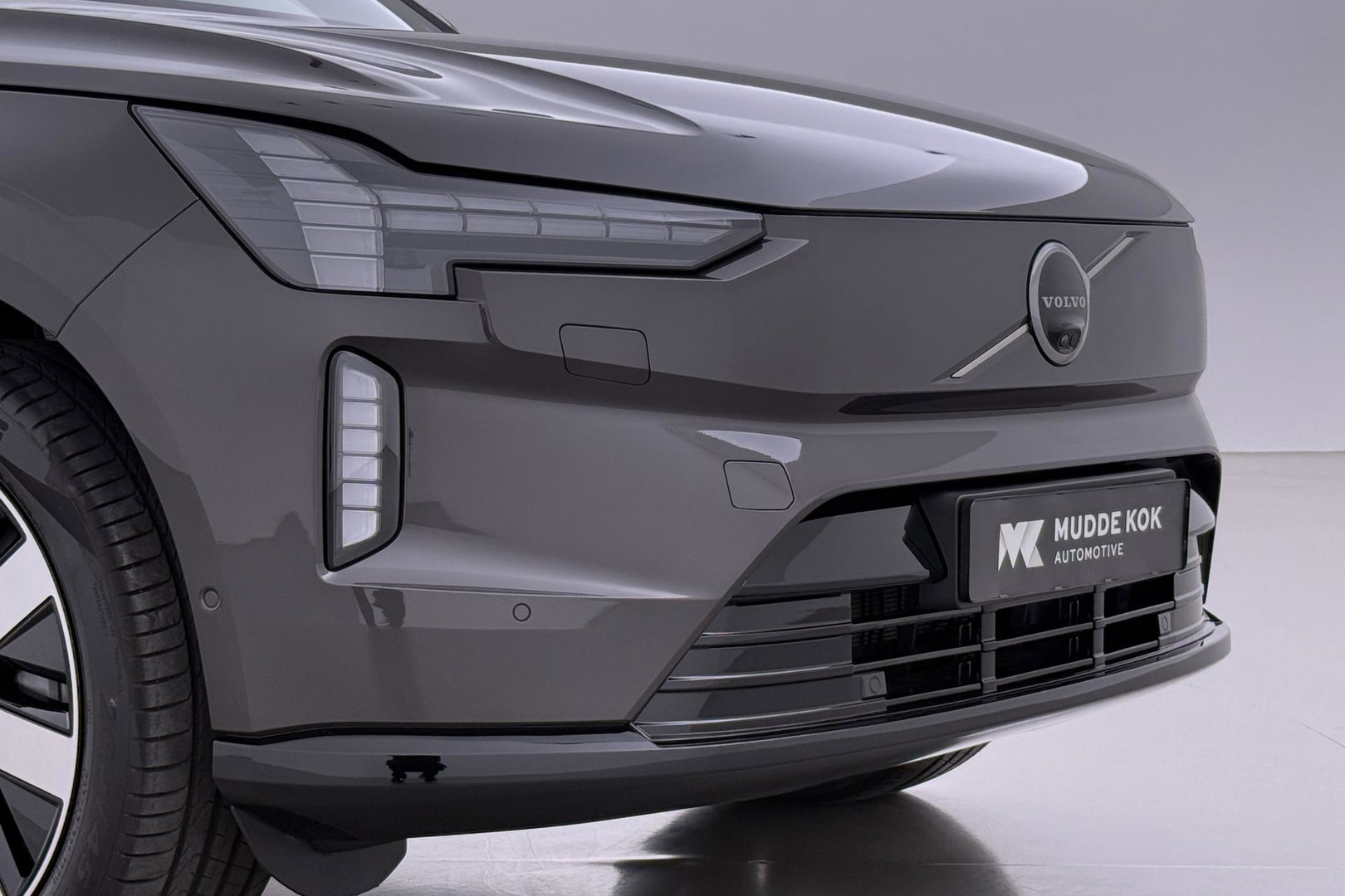 Volvo EX90 Twin Motor Plus 7p. 111 kWh | FACELIFT | 800V! | ACC | Panoramadak | 360° Camera | Head-Up | BOSE Audio | Stoelventilatie | 7P