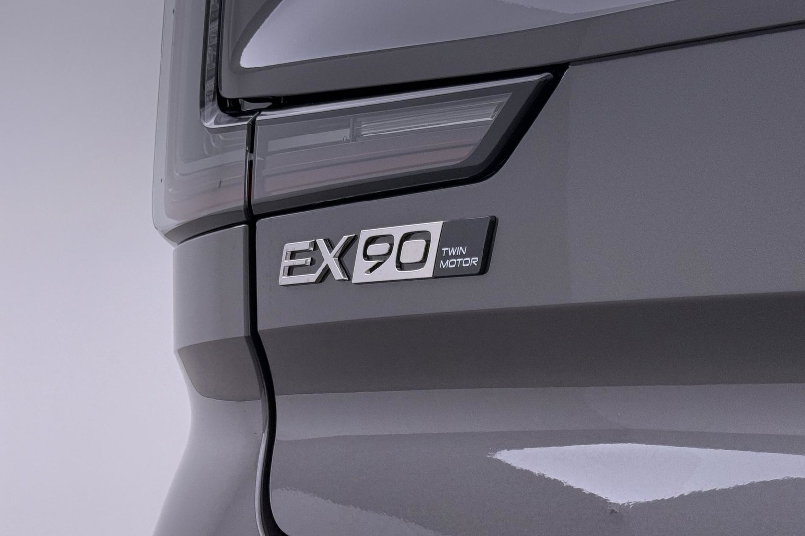 Volvo EX90 Twin Motor Plus 7p. 111 kWh | FACELIFT | 800V! | ACC | Panoramadak | 360° Camera | Head-Up | BOSE Audio | Stoelventilatie | 7P