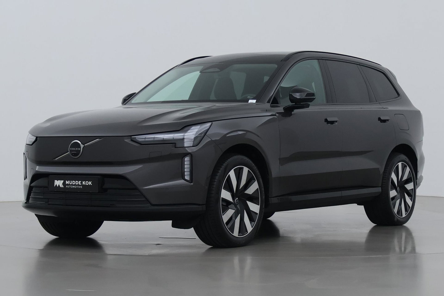 Volvo EX90 Twin Motor Plus 7p. 111 kWh | FACELIFT | 800V! | ACC | Panoramadak | 360° Camera | Head-Up | BOSE Audio | Stoelventilatie | 7P