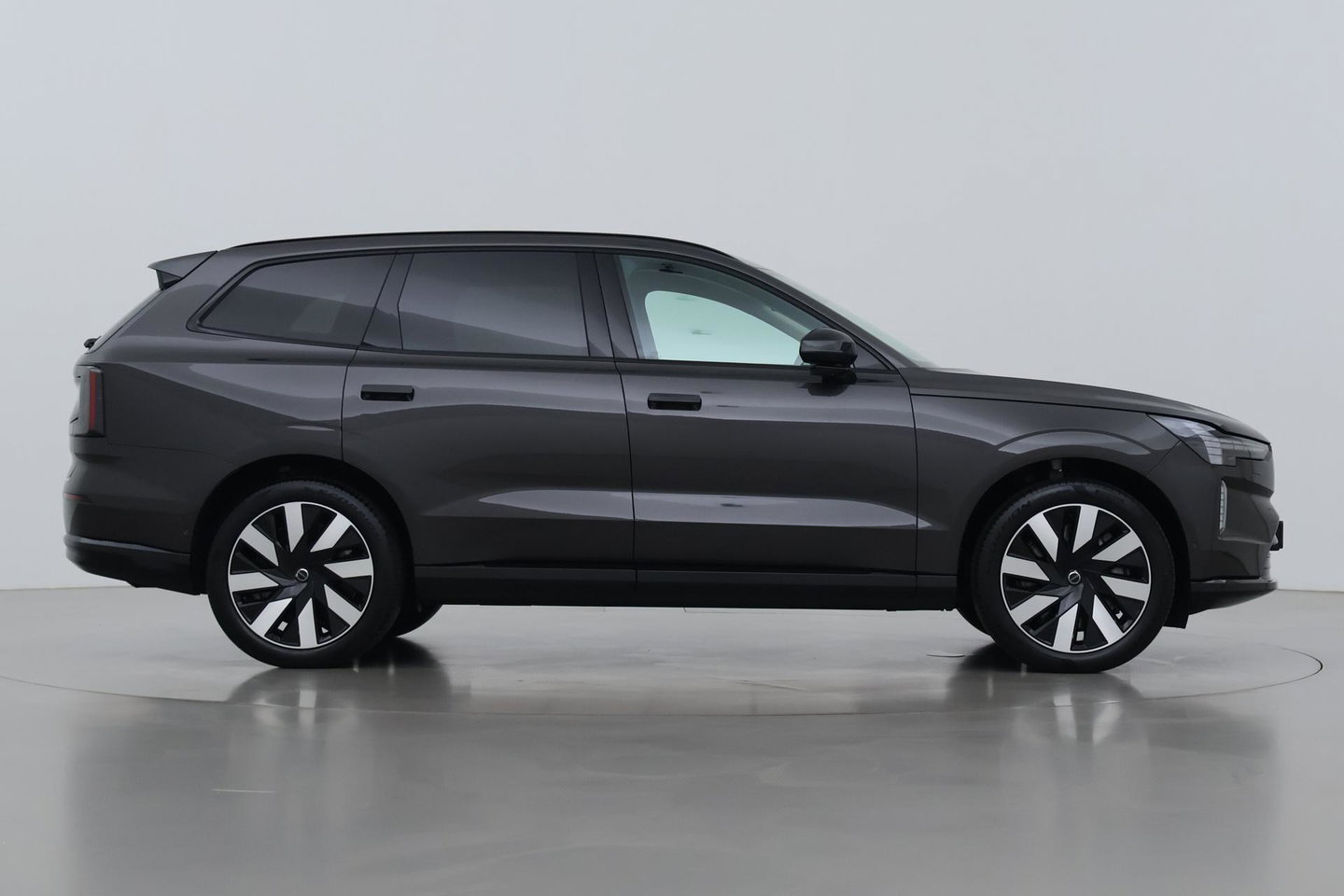 Volvo EX90 Twin Motor Plus 7p. 111 kWh | FACELIFT | 800V! | ACC | Panoramadak | 360° Camera | Head-Up | BOSE Audio | Stoelventilatie | 7P