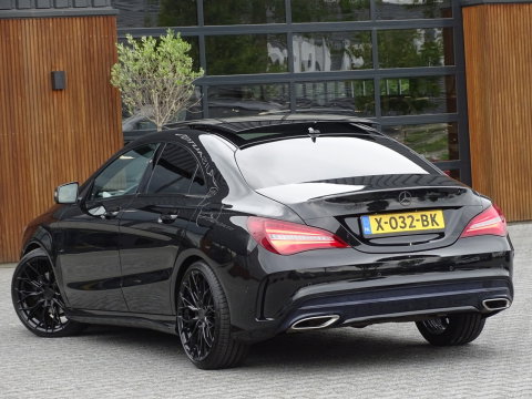 Mercedes-Benz CLA-Klasse 180 automaat / AMG pakket / facelift / LED