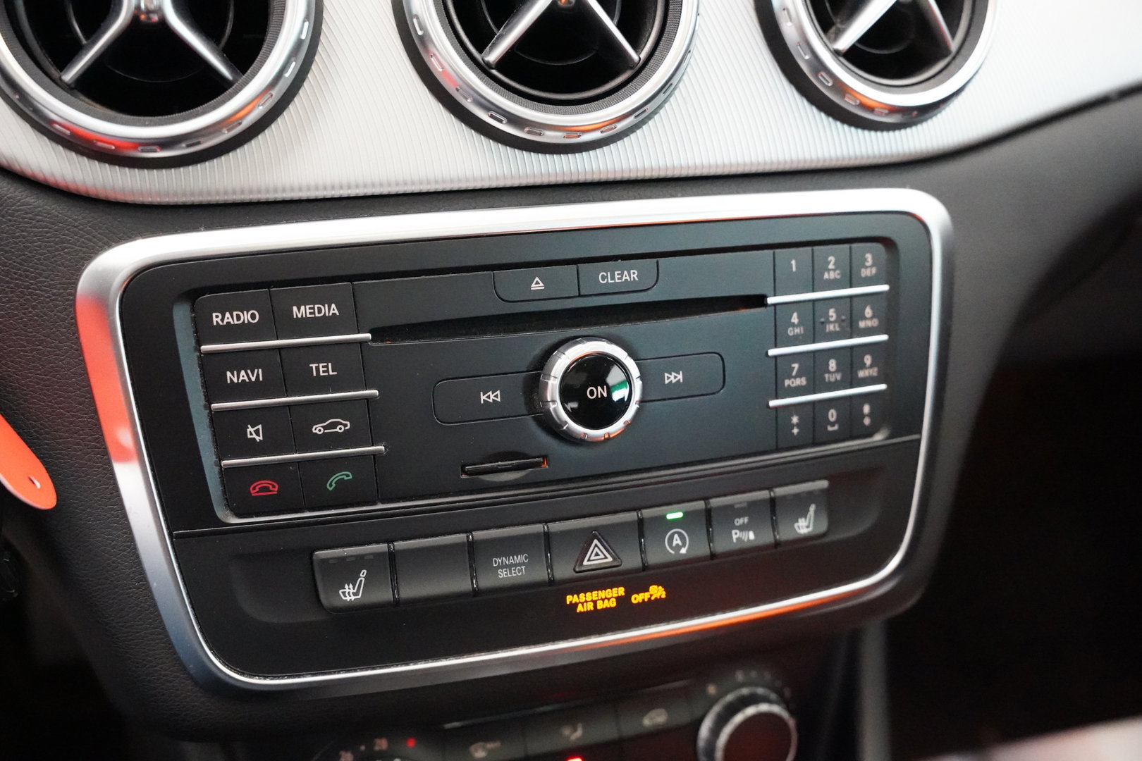 Mercedes-Benz GLA 200 Ambition Panoramadak Navigatie Bi-Xenon