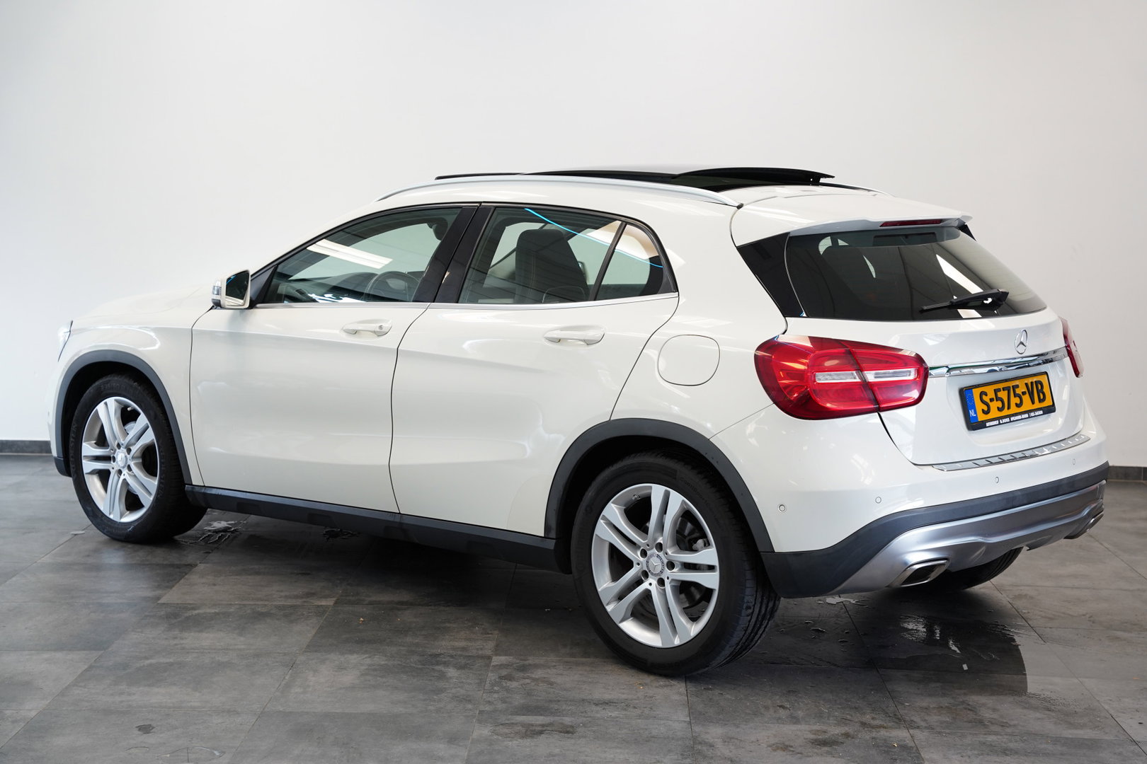 Mercedes-Benz GLA 200 Ambition Panoramadak Navigatie Bi-Xenon