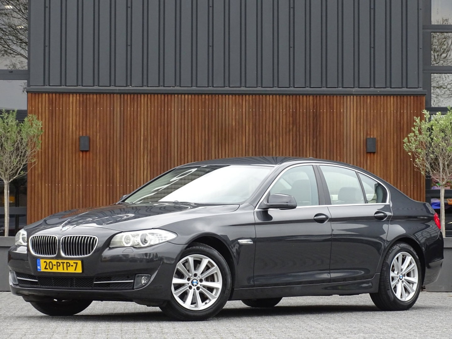 BMW 5 Serie 528i 259PK automaat / High Executive / *NAP*